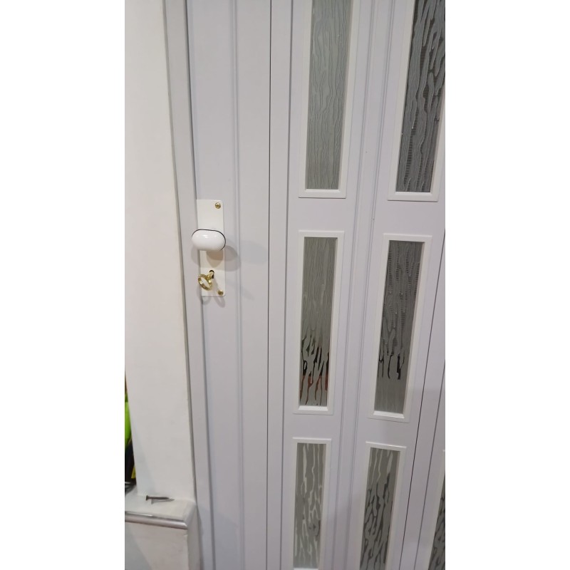 Porta colore bianco con vetrini niagara (bianchi)